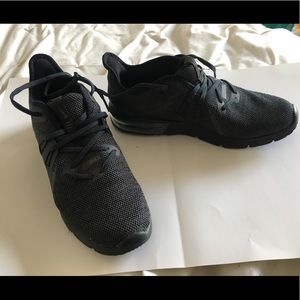 Nike Air Max shoes Grey Very comfortable size 9US